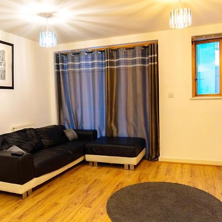 1 Bed - Sleeps 2 - 7 Min Walk To Hackney Station Apartment Лондон Екстериор снимка