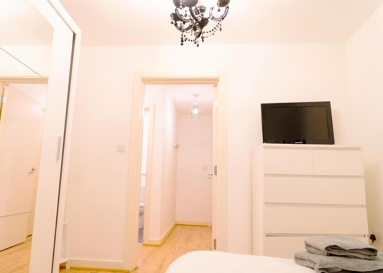 1 Bed - Sleeps 2 - 7 Min Walk To Hackney Station Apartment Лондон Екстериор снимка